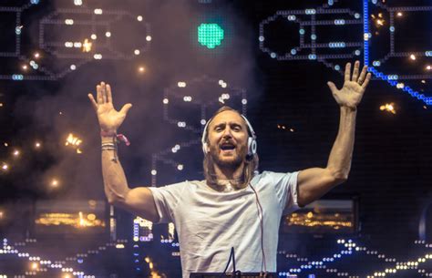 David Guetta's Parisian Rhapsody: An Evening of Electrifying Music and Unexpected Revelations!